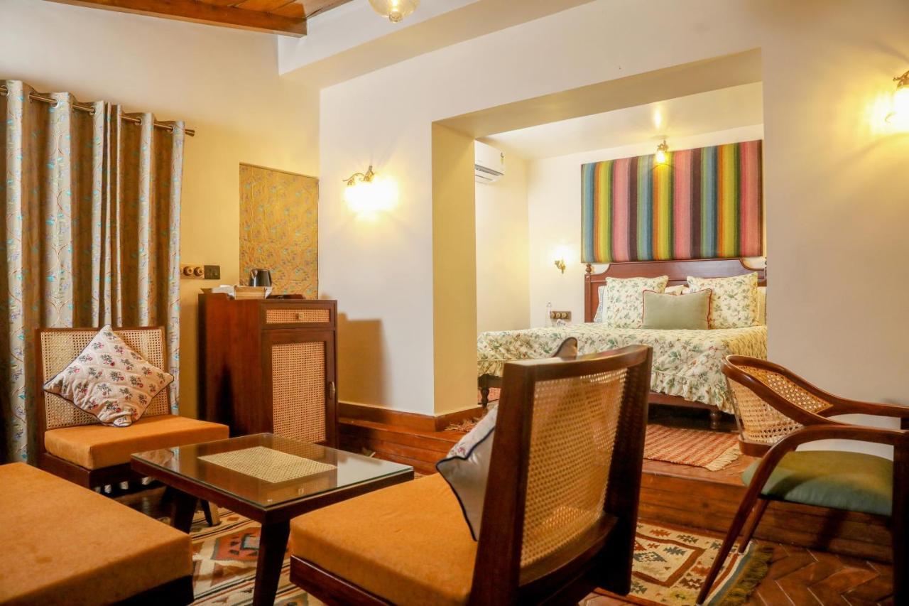 Blue Book At Gethia, Nainital Hotel Екстериор снимка