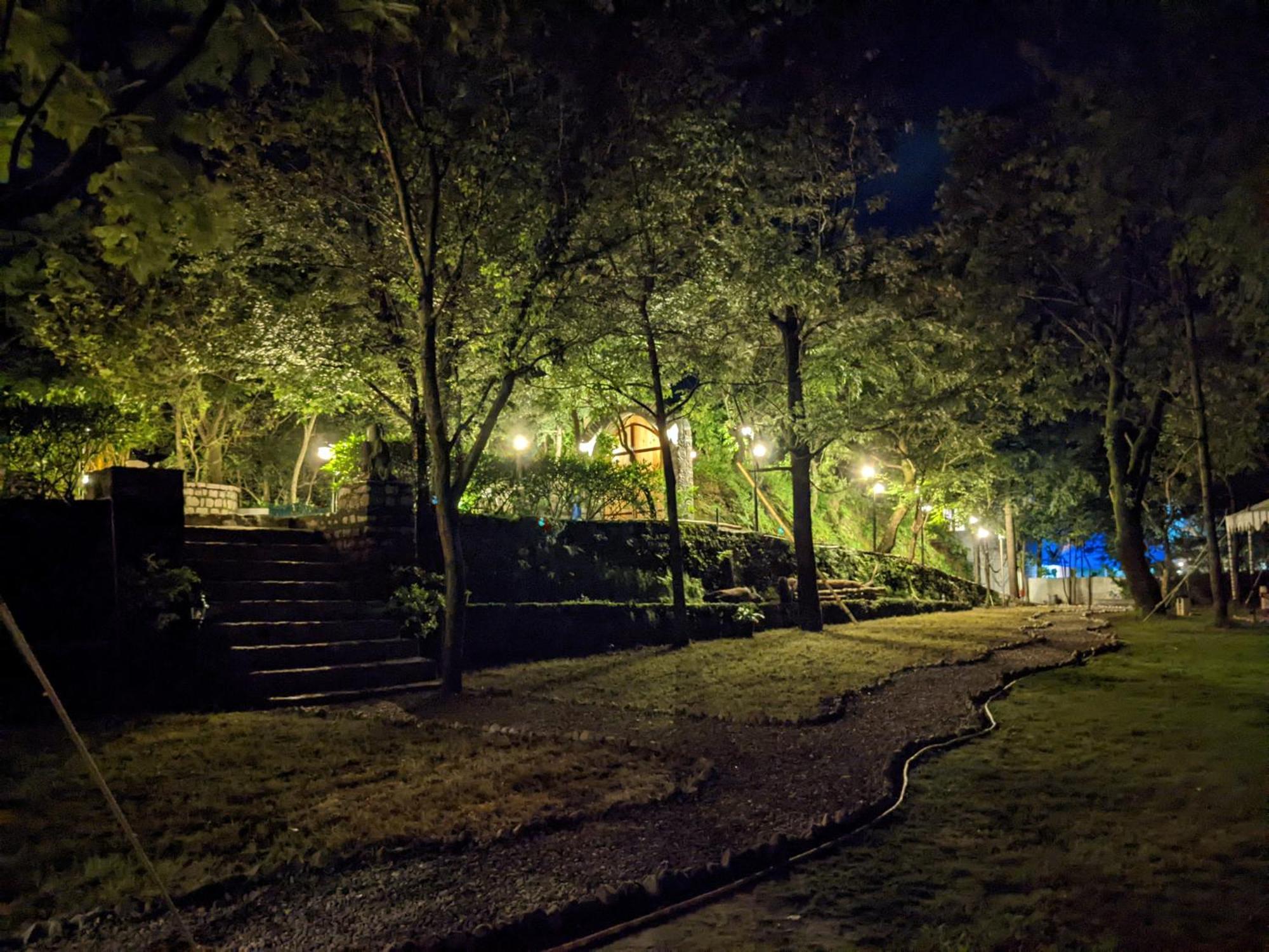 Blue Book At Gethia, Nainital Hotel Екстериор снимка