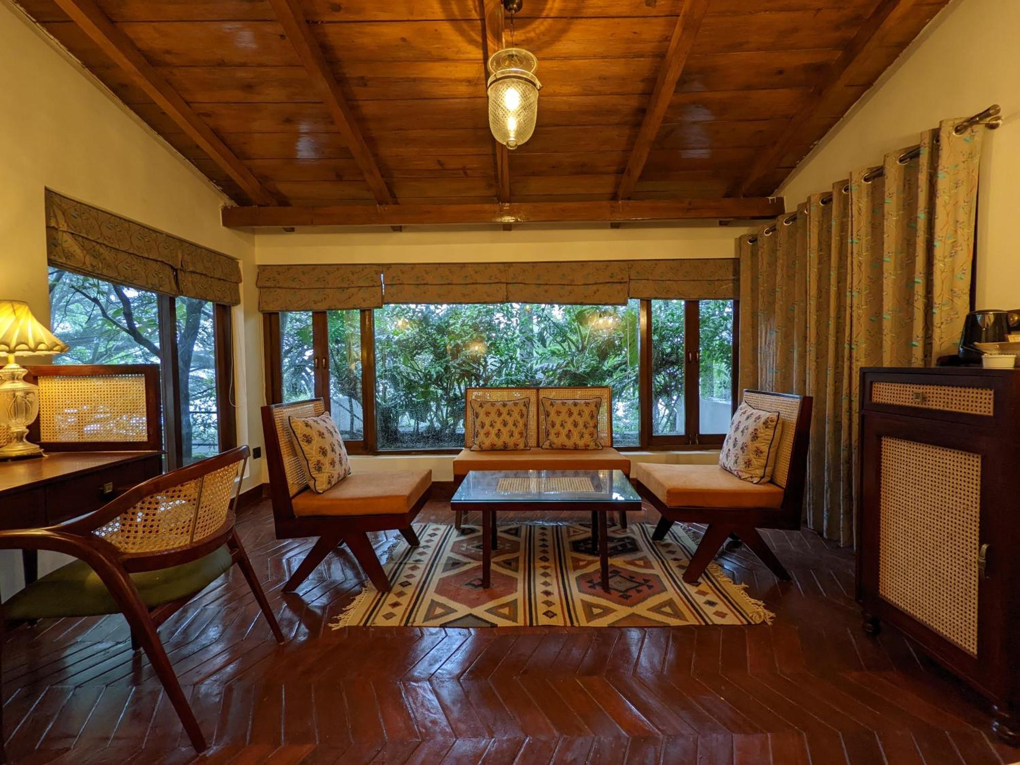 Blue Book At Gethia, Nainital Hotel Екстериор снимка