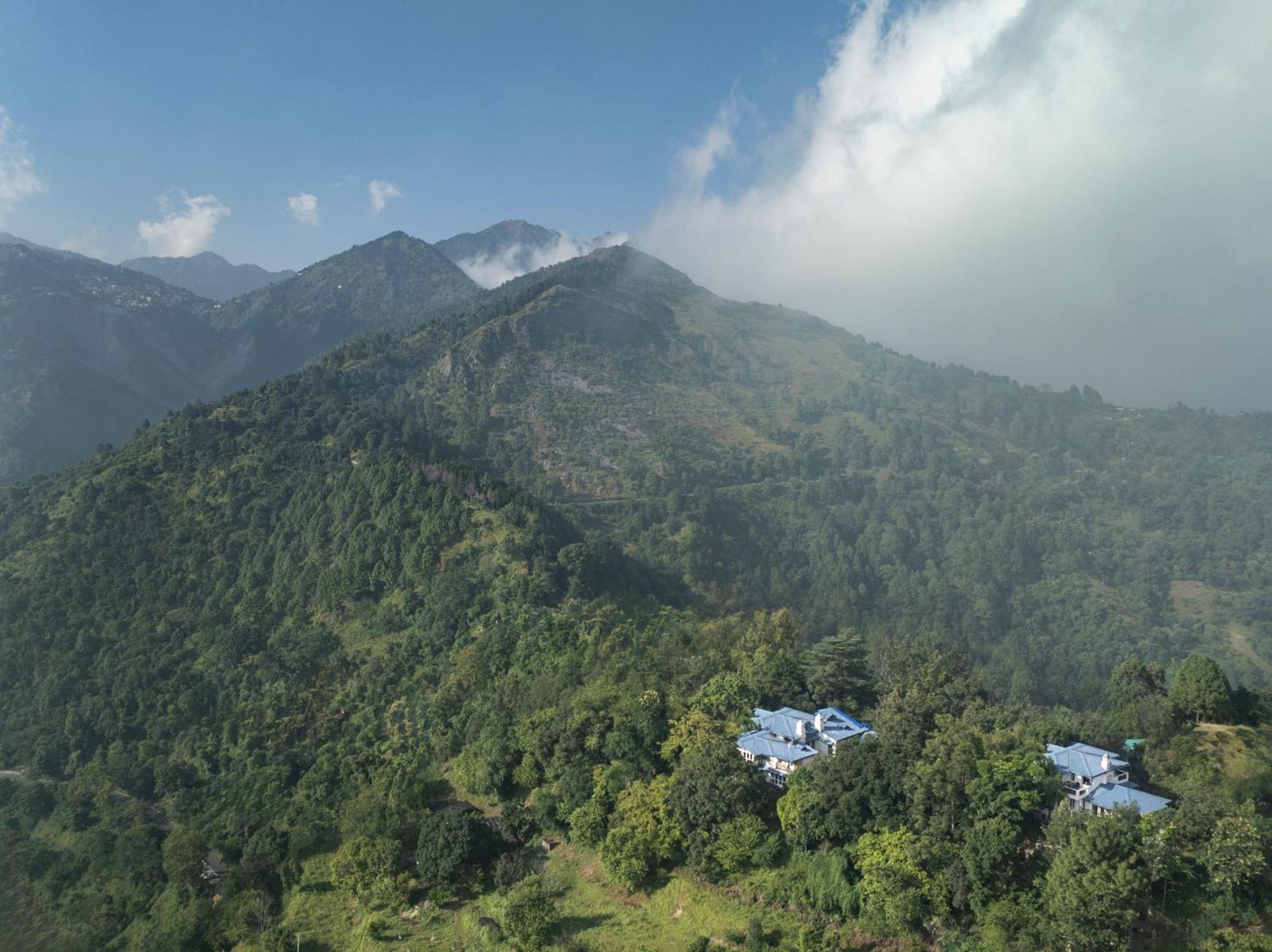 Blue Book At Gethia, Nainital Hotel Екстериор снимка