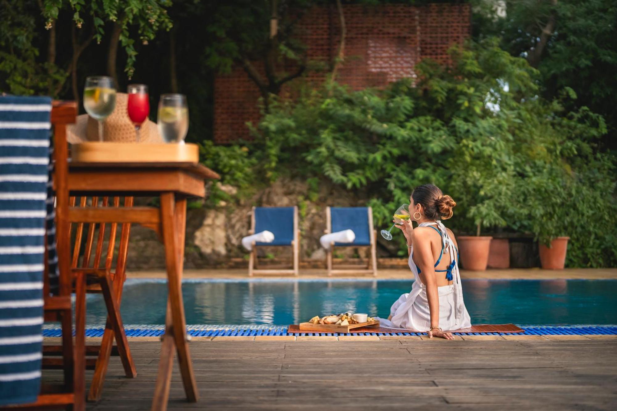 Blue Book At Gethia, Nainital Hotel Екстериор снимка